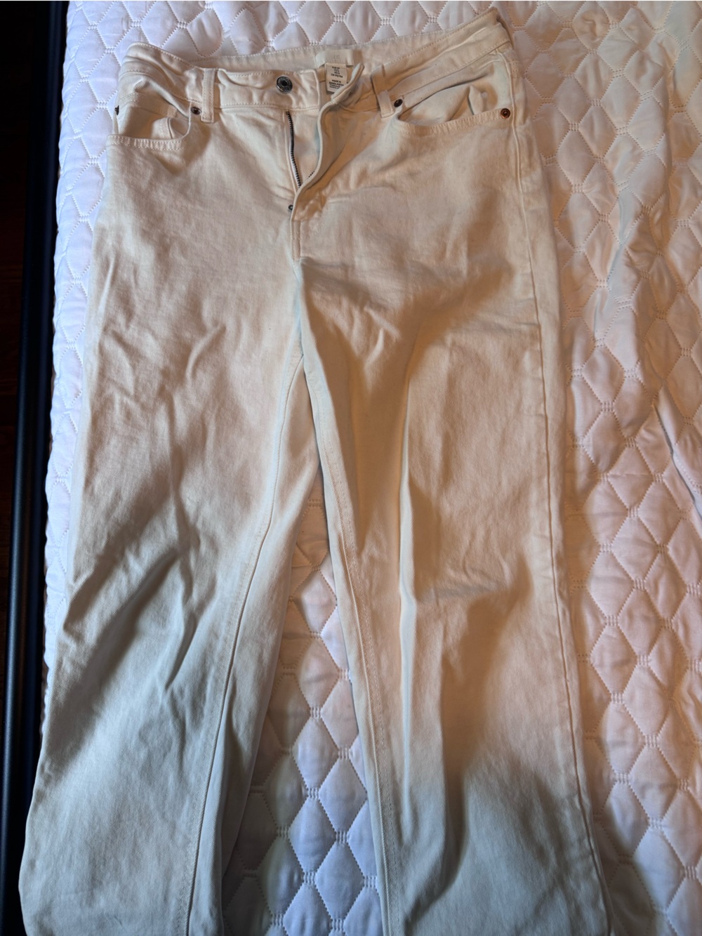 H&M Straight Leg Jeans in Off-White/Cream